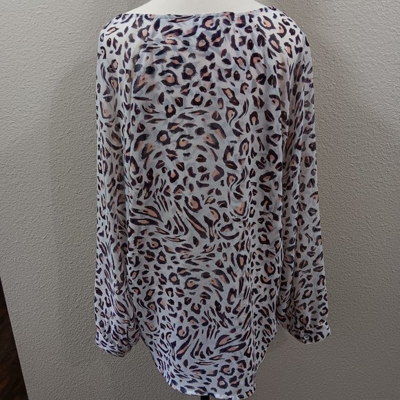 NWOT CABI Long Sleeve Animal Print Blouse Size M - Picture 3 of 5